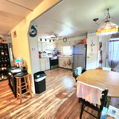 42 SE Spanish Way, Port St. Lucie, FL 34952