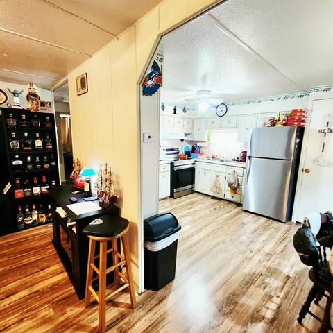 42 SE Spanish Way, Port St. Lucie, FL 34952