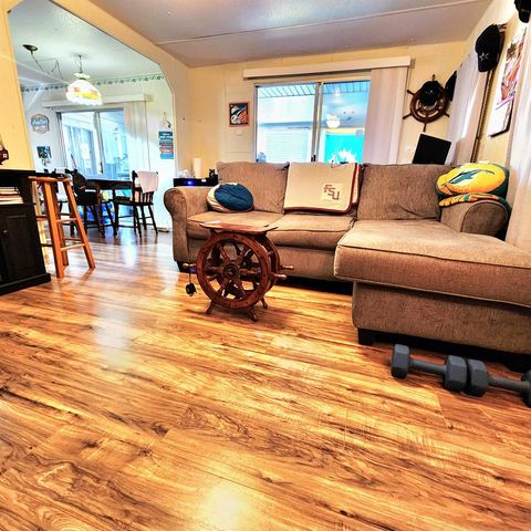 42 SE Spanish Way, Port St. Lucie, FL 34952