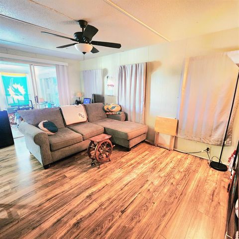 42 SE Spanish Way, Port St. Lucie, FL 34952