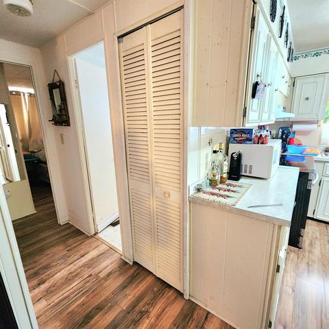 42 SE Spanish Way, Port St. Lucie, FL 34952