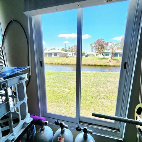 42 SE Spanish Way, Port St. Lucie, FL 34952