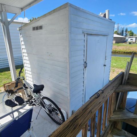 42 SE Spanish Way, Port St. Lucie, FL 34952