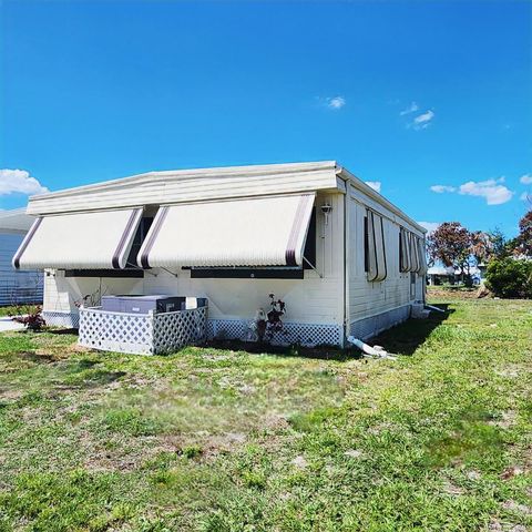 42 SE Spanish Way, Port St. Lucie, FL 34952