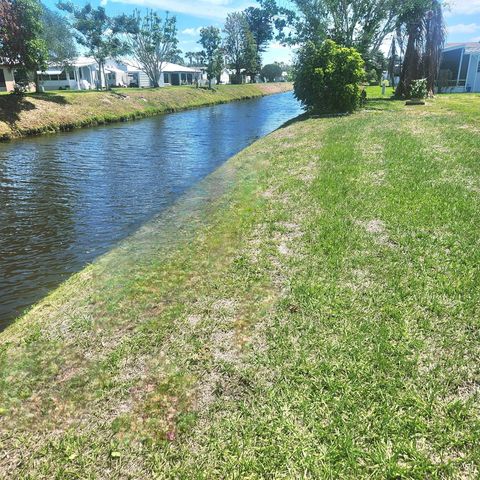 42 SE Spanish Way, Port St. Lucie, FL 34952