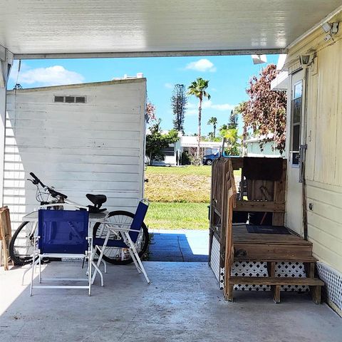 42 SE Spanish Way, Port St. Lucie, FL 34952