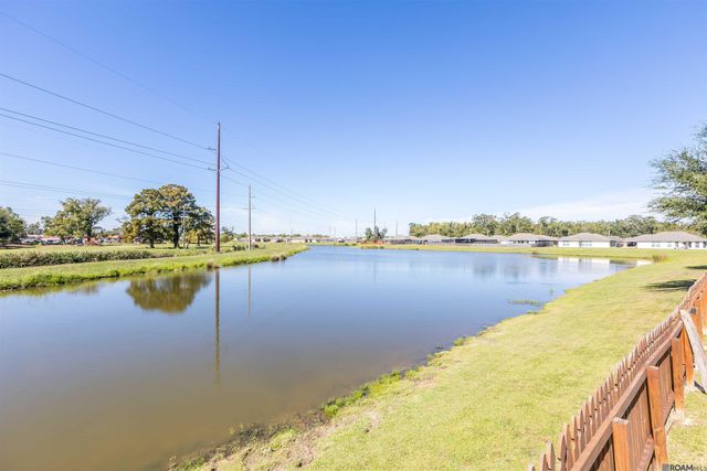 1018 Point Andrew Dr, Gonzales, LA 70737