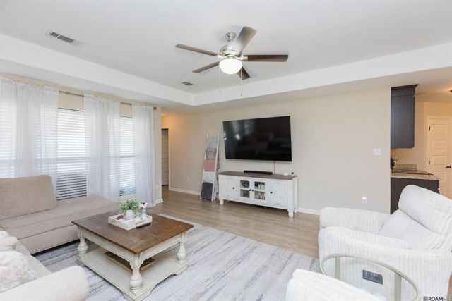 1018 Point Andrew Dr, Gonzales, LA 70737