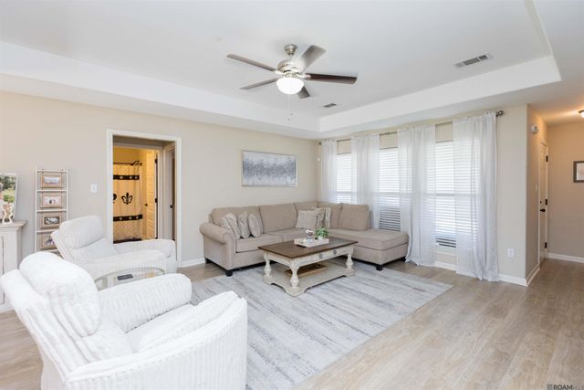 1018 Point Andrew Dr, Gonzales, LA 70737