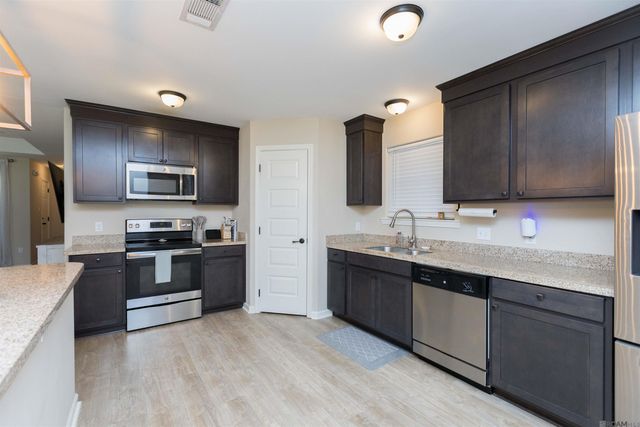 1018 Point Andrew Dr, Gonzales, LA 70737