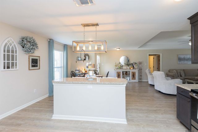 1018 Point Andrew Dr, Gonzales, LA 70737