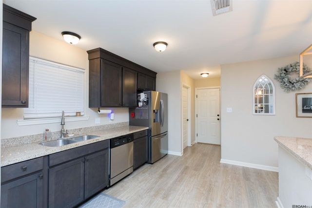 1018 Point Andrew Dr, Gonzales, LA 70737