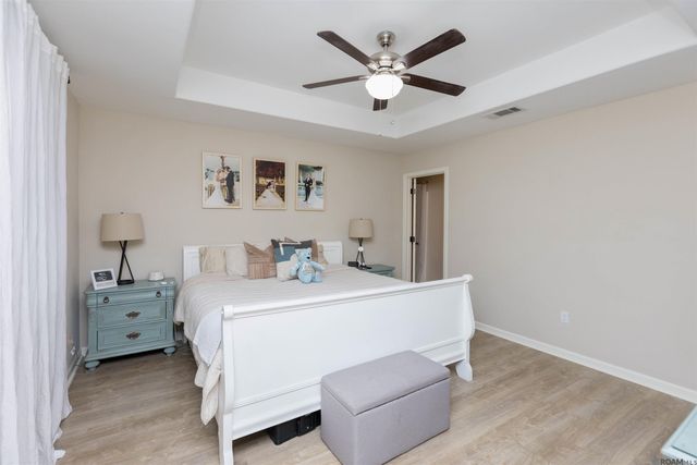 1018 Point Andrew Dr, Gonzales, LA 70737