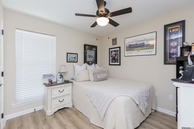 1018 Point Andrew Dr, Gonzales, LA 70737