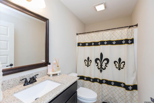 1018 Point Andrew Dr, Gonzales, LA 70737