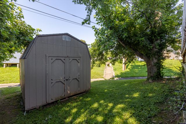 317 Edwards Drive, Nicholasville, KY 40356