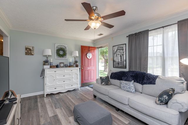 317 Edwards Drive, Nicholasville, KY 40356