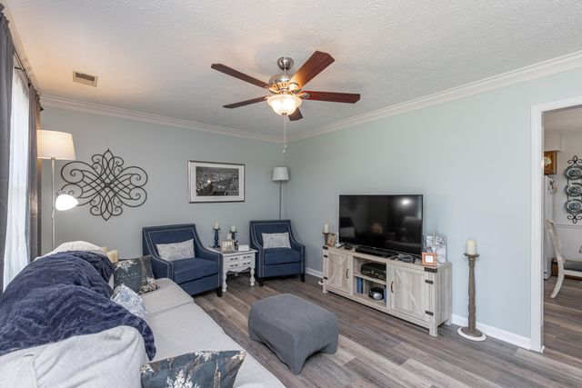 317 Edwards Drive, Nicholasville, KY 40356