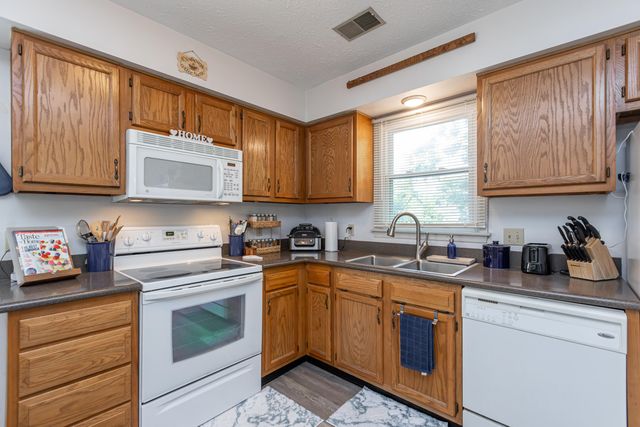 317 Edwards Drive, Nicholasville, KY 40356