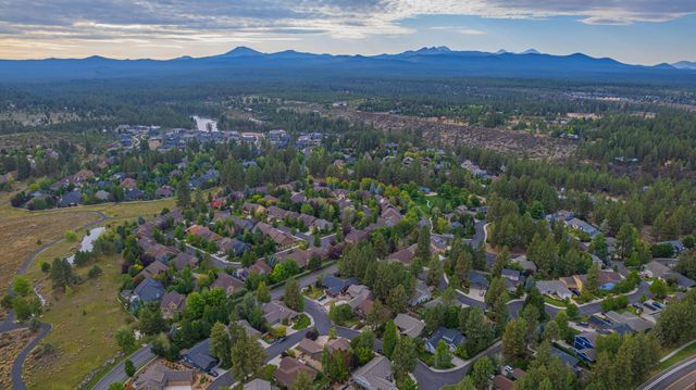 19603 Greatwood Loop, Bend, OR 97702