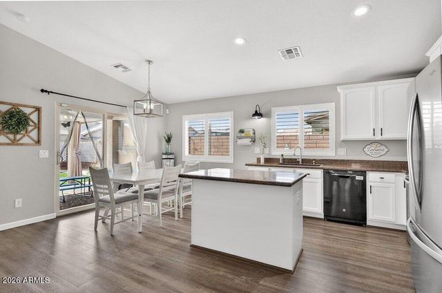 2033 E SADDLEBROOK Road, Gilbert, AZ 85298