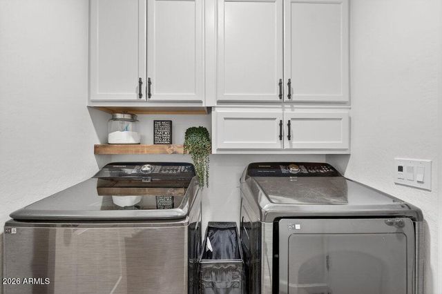 2033 E SADDLEBROOK Road, Gilbert, AZ 85298