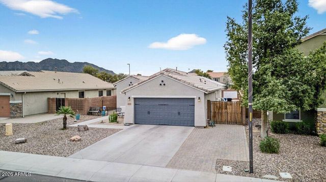 2033 E SADDLEBROOK Road, Gilbert, AZ 85298