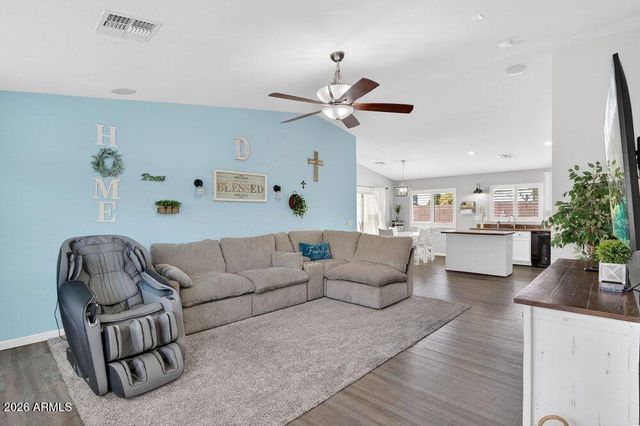 2033 E SADDLEBROOK Road, Gilbert, AZ 85298