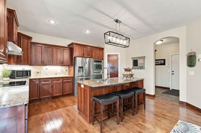 4421 118th Avenue NE, Blaine, MN 55449