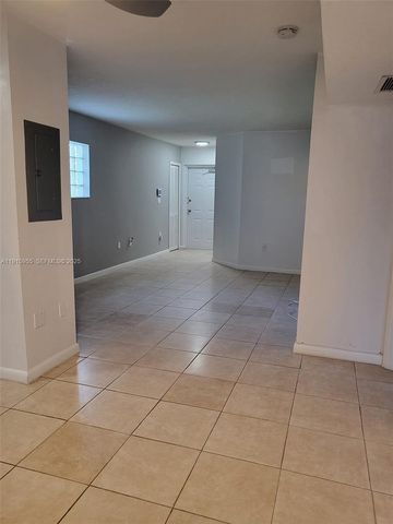 3415 NE 9th Dr 104, Homestead, FL 33033