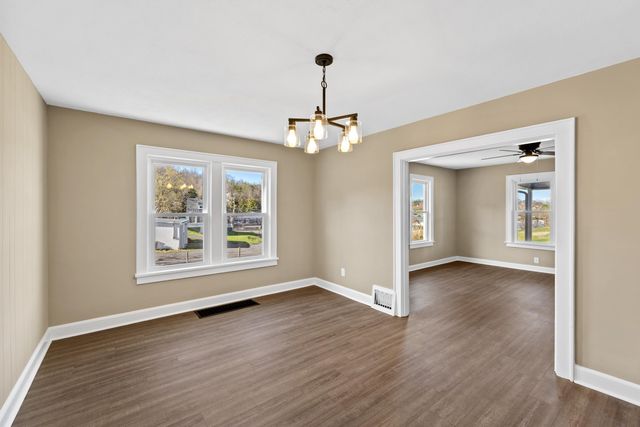 14 MULBERRY ST, Staunton, VA 24401