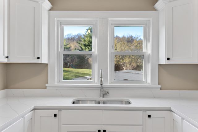 14 MULBERRY ST, Staunton, VA 24401