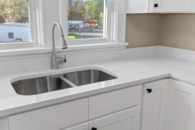 14 MULBERRY ST, Staunton, VA 24401