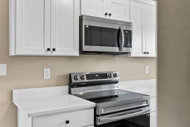 14 MULBERRY ST, Staunton, VA 24401