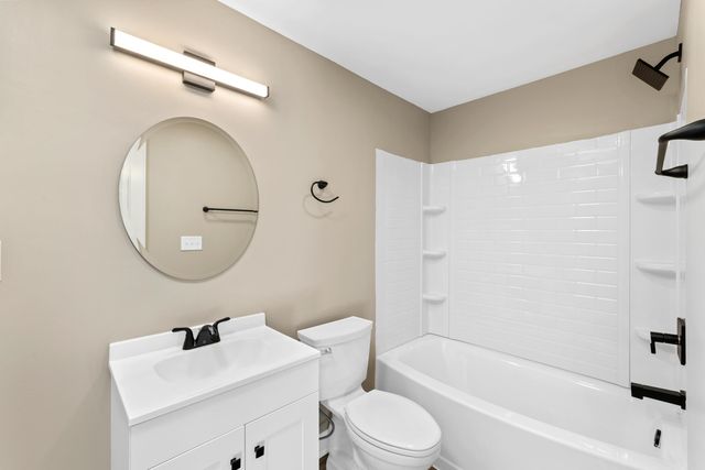 14 MULBERRY ST, Staunton, VA 24401