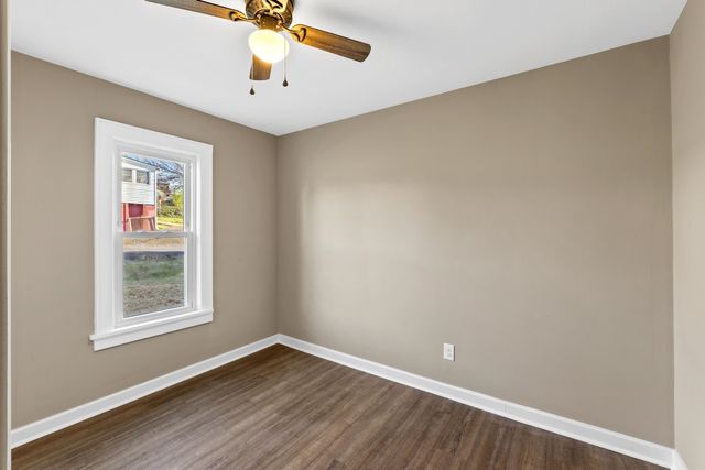 14 MULBERRY ST, Staunton, VA 24401