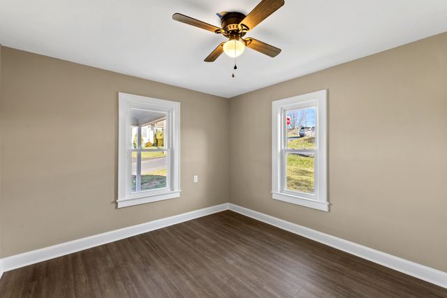 14 MULBERRY ST, Staunton, VA 24401