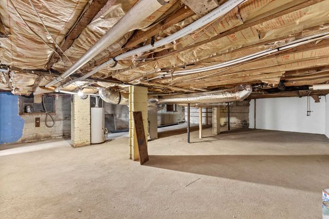 14 MULBERRY ST, Staunton, VA 24401