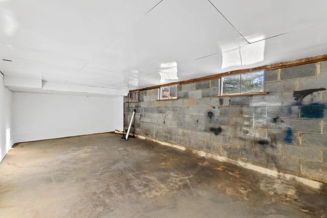 14 MULBERRY ST, Staunton, VA 24401