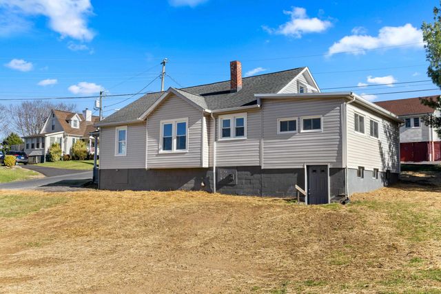 14 MULBERRY ST, Staunton, VA 24401