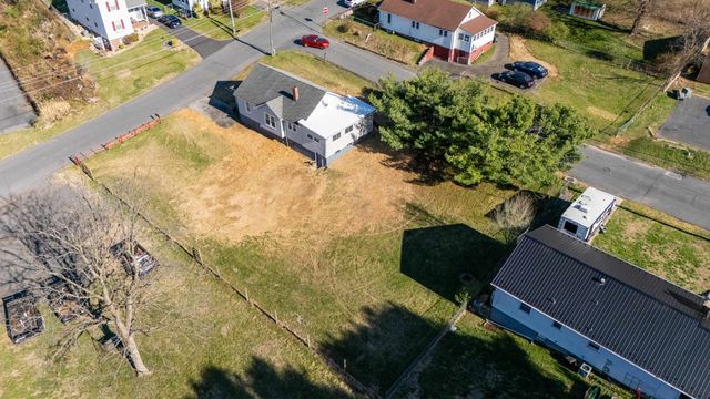 14 MULBERRY ST, Staunton, VA 24401