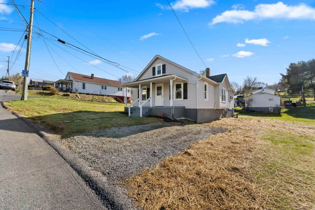 14 MULBERRY ST, Staunton, VA 24401