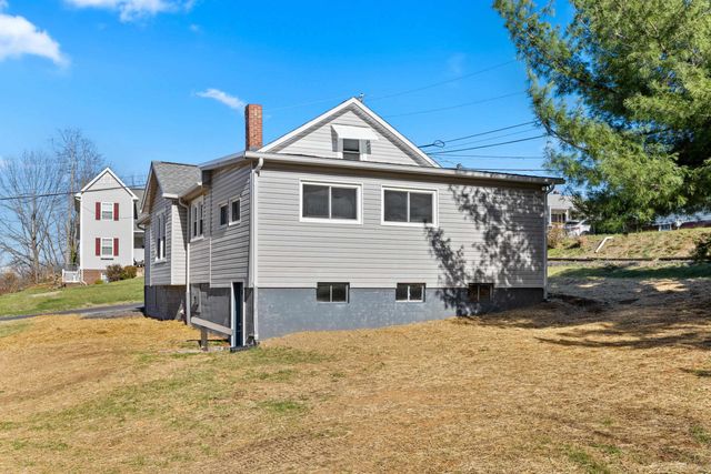 14 MULBERRY ST, Staunton, VA 24401