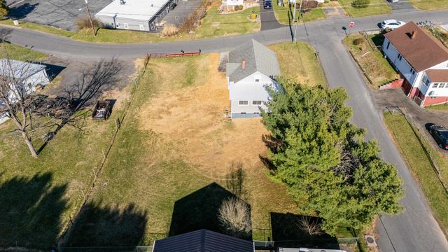 14 MULBERRY ST, Staunton, VA 24401