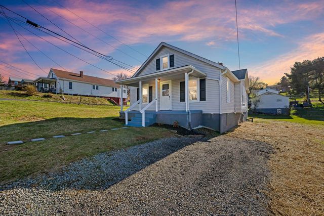 14 MULBERRY ST, Staunton, VA 24401