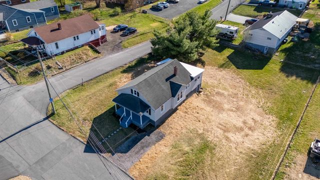 14 MULBERRY ST, Staunton, VA 24401