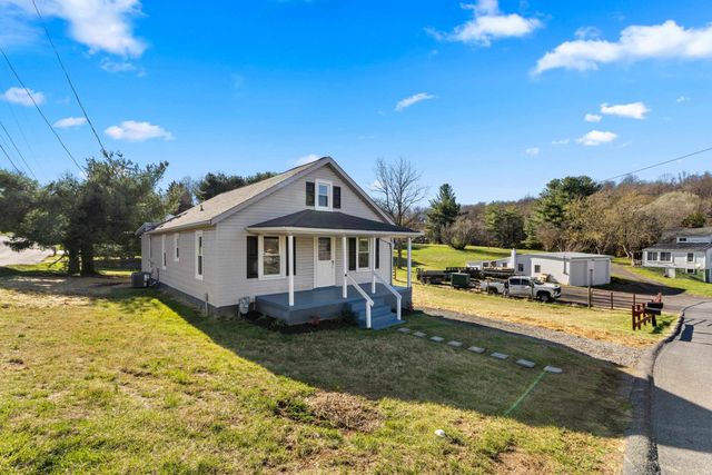 14 MULBERRY ST, Staunton, VA 24401