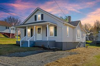 14 MULBERRY ST, Staunton, VA 24401