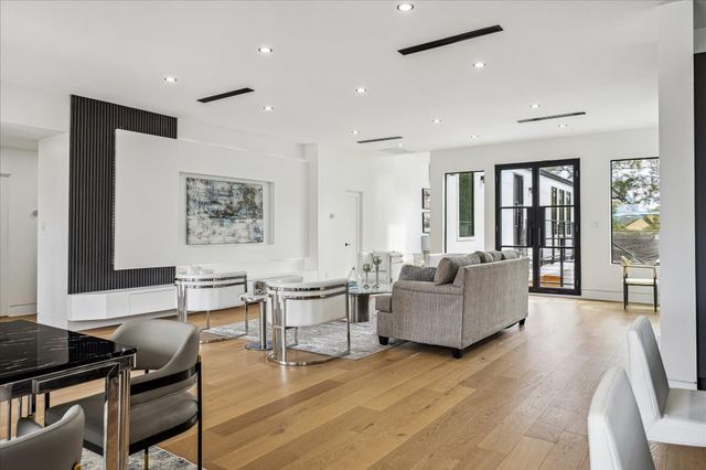 5055 Yarwell Drive, Houston, TX 77096