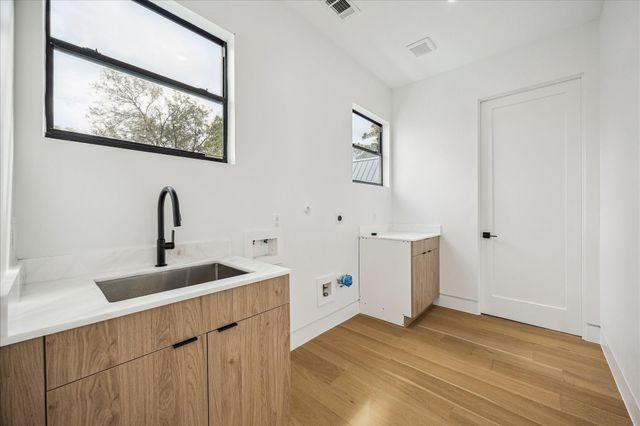 5055 Yarwell Drive, Houston, TX 77096